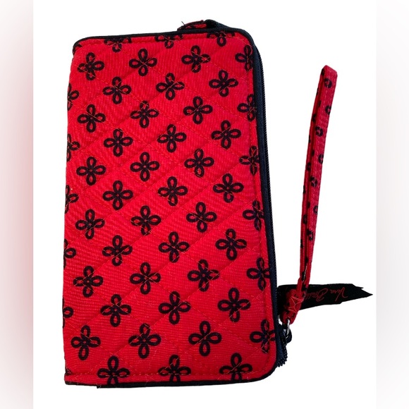 Vera Bradley: Red and Black Wallet Organizer - Picture 6 of 15